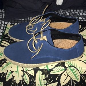 Size 8 men’s Patara blue suede shoes